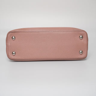 Taurillon Capucines MM Magnolia Handle bag Pink